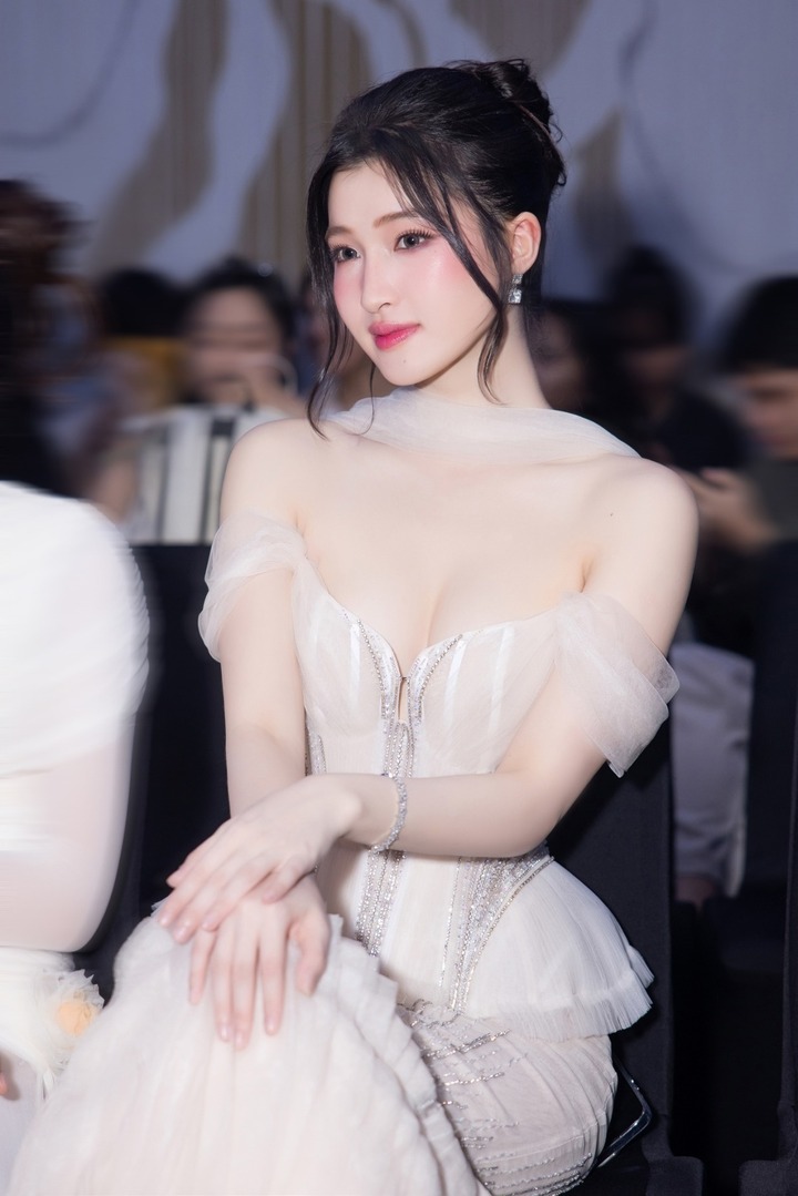 3 nàng hậu gen Z cùng tên nhà Sen Vàng: 2 người ngụp lặn trong sóng gió, tiếc nhất mỹ nhân số 2!- Ảnh 7.