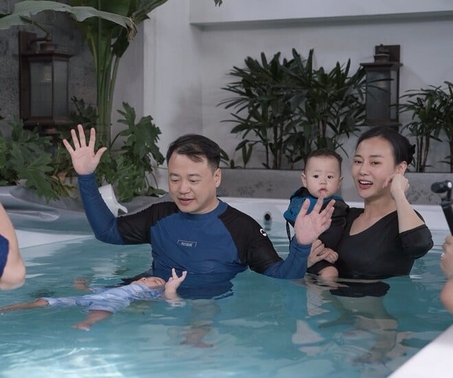 Cặp song sinh nhà Phương Oanh được mẹ cho đi học trường quốc tế, chăn gối, đồ dùng nhà mang đi mới yên tâm- Ảnh 4.