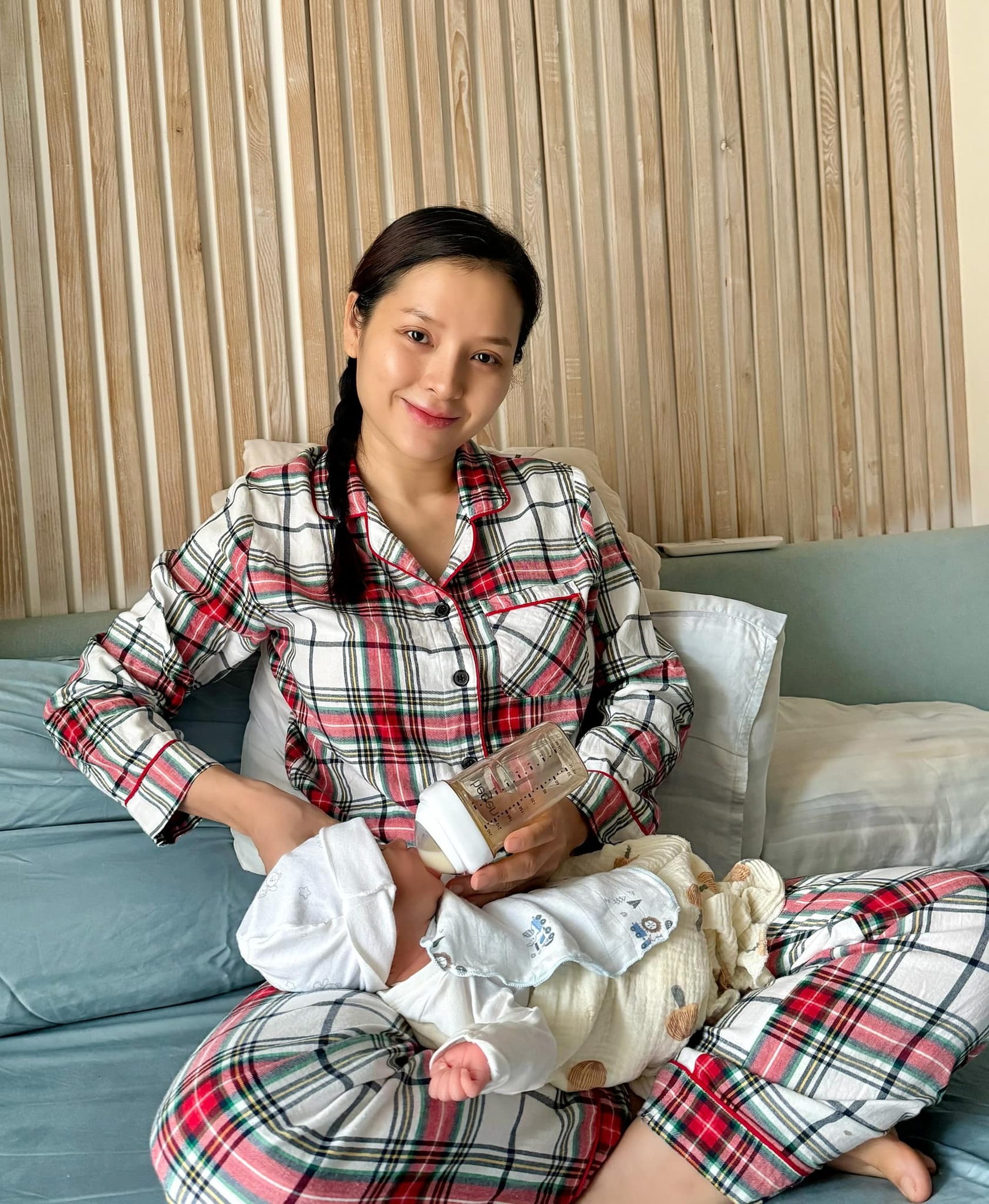 Sao Vbiz đáp trả gắt khi con trai 10 tháng tuổi bị chê ngoại hình: