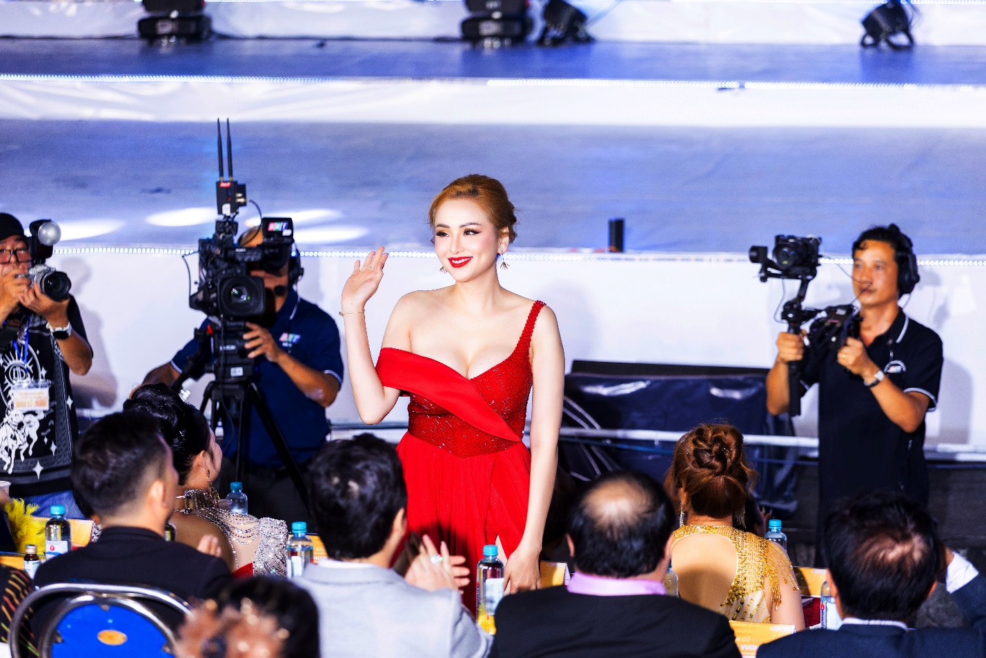 Giám khảo quyền lực cuộc thi: Hoa hậu Thế giới Người Việt – Diễm Hương