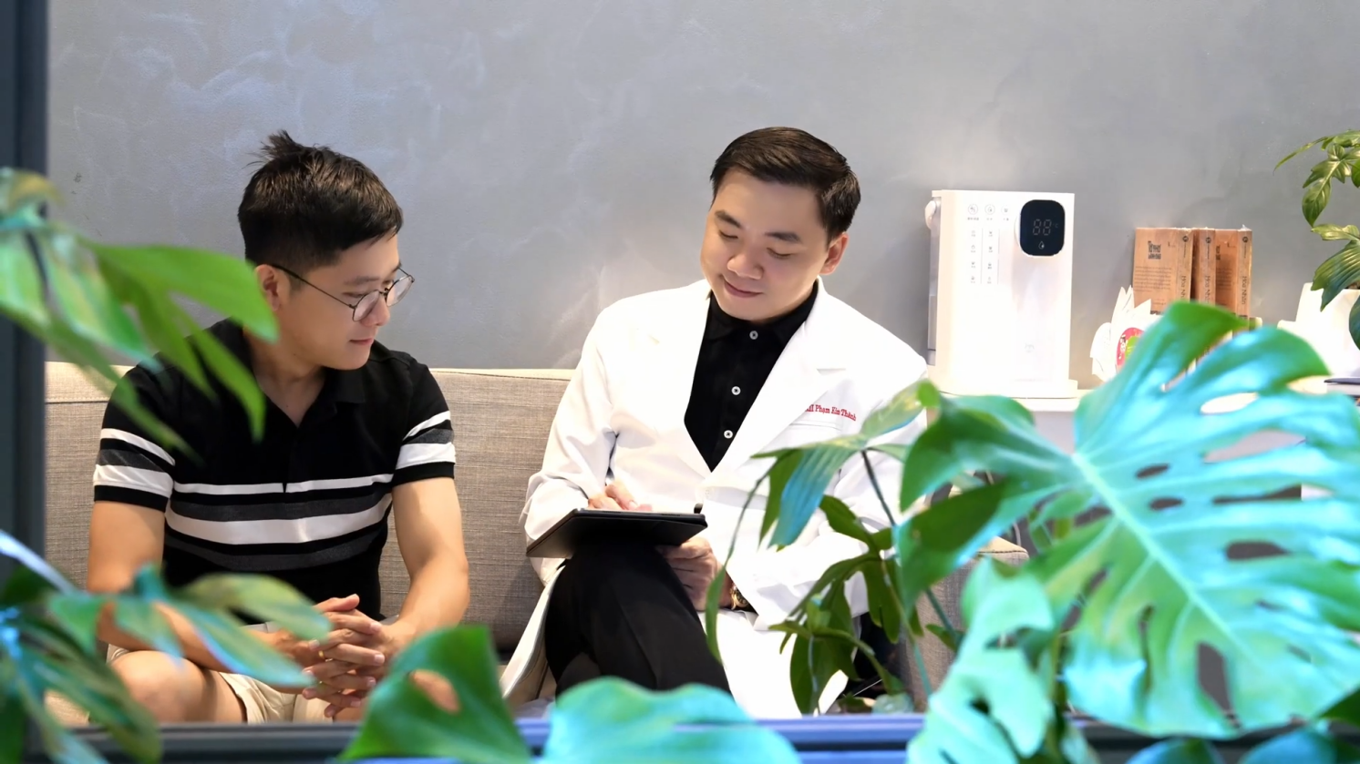 picture-4-1753164876-561-width1492height839 Bác sĩ Phạm Kim Thành và Cố vấn chiến lược Nguyễn Hoàng Hoài Nam