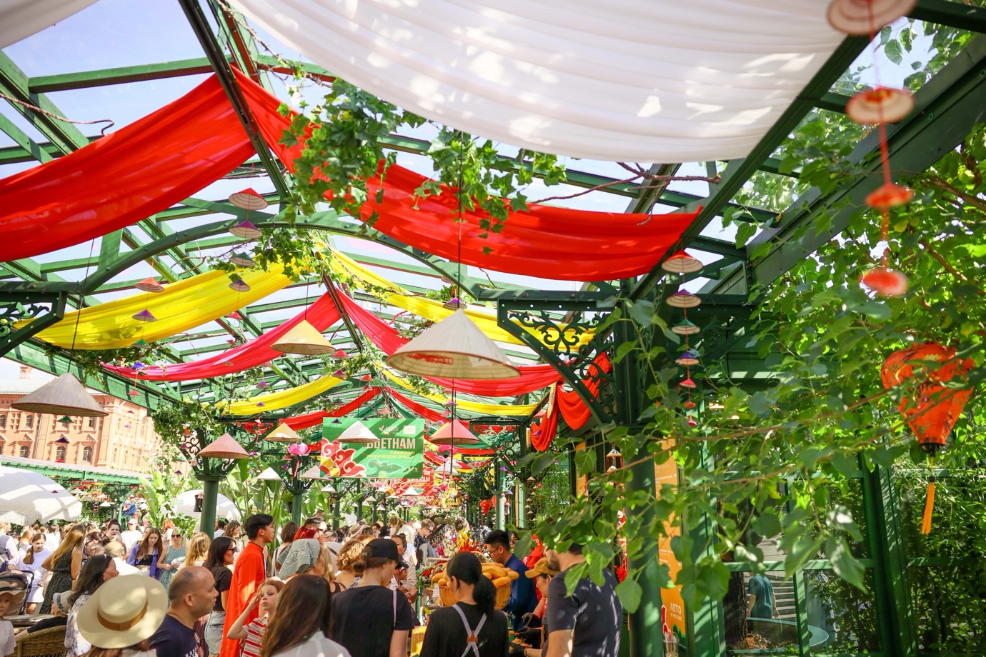 Không gian trưng bày nón lá.