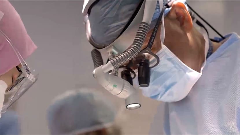 Nỗ lực bao năm để trở thành bác sĩ bệnh viện công, nhiều người ở quốc gia này đang từ bỏ con đường vốn được mơ ước nhất- Ảnh 1. Nỗ lực bao năm để trở thành bác sĩ bệnh viện công, nhiều người ở quốc gia này đang từ bỏ con đường vốn được mơ ước nhất- Ảnh 1.