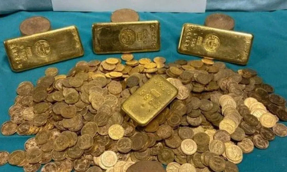 Sắp bán nhà thì phát hiện 5 thỏi vàng, 1.000 đồng tiền vàng trị giá 19 tỷ đồng bên trong- Ảnh 1.