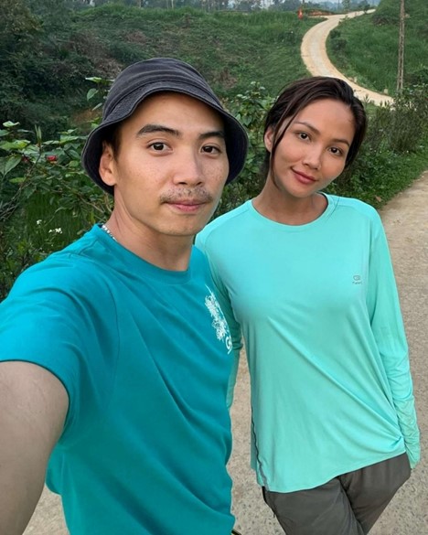 Sau 3 tháng về chung nhà, chồng H'Hen Niê chính thức khoe tin vui đặc biệt- Ảnh 2. Sau 3 tháng về chung nhà, chồng H'Hen Niê chính thức khoe tin vui đặc biệt- Ảnh 2.