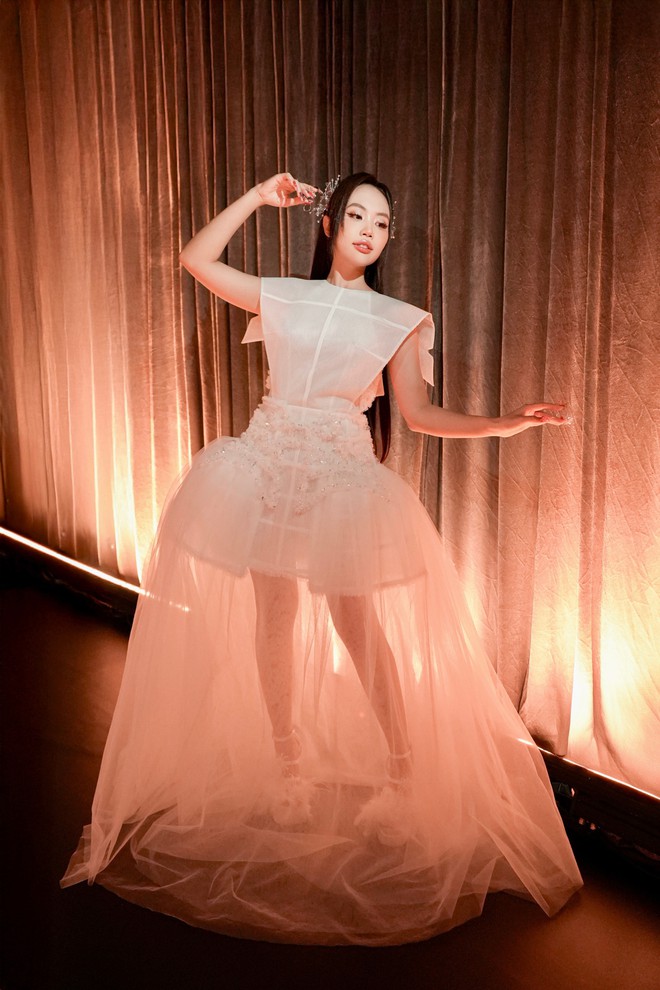 Phương Mỹ Chi bật khóc ở hậu trường- Ảnh 2.