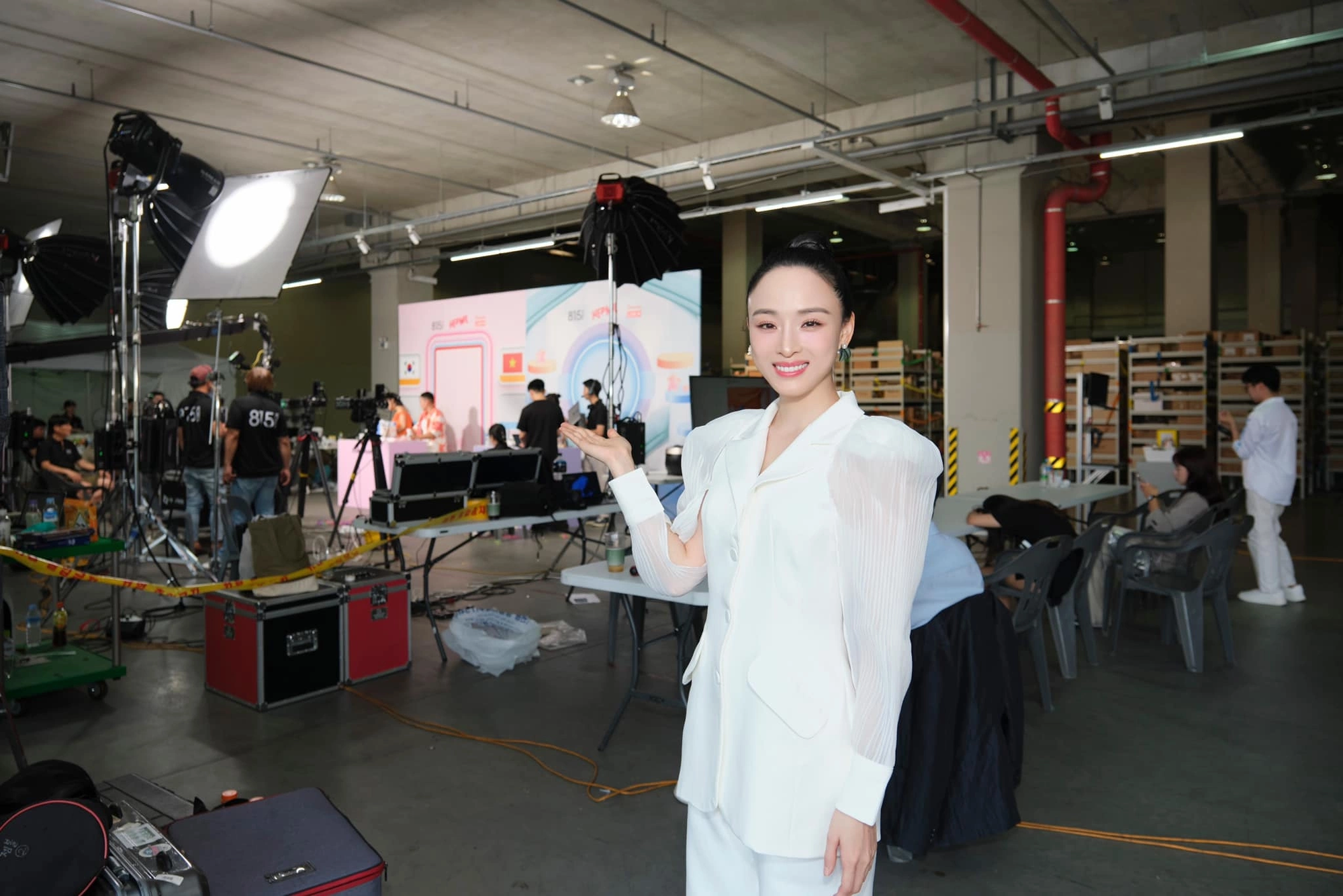 Hoa hậu Việt một thời vướng lao lý: U40 bán hàng online, sống lạc quan, chưa muốn lấy chồng- Ảnh 3. Hoa hậu Việt một thời vướng lao lý: U40 bán hàng online, sống lạc quan, chưa muốn lấy chồng- Ảnh 3.