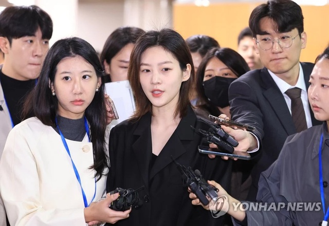 Kim Sae Ron: Lúc còn sống một mình chịu đựng, khi qua đời tất cả mới Kim Sae Ron: Lúc còn sống một mình chịu đựng, khi qua đời tất cả mới