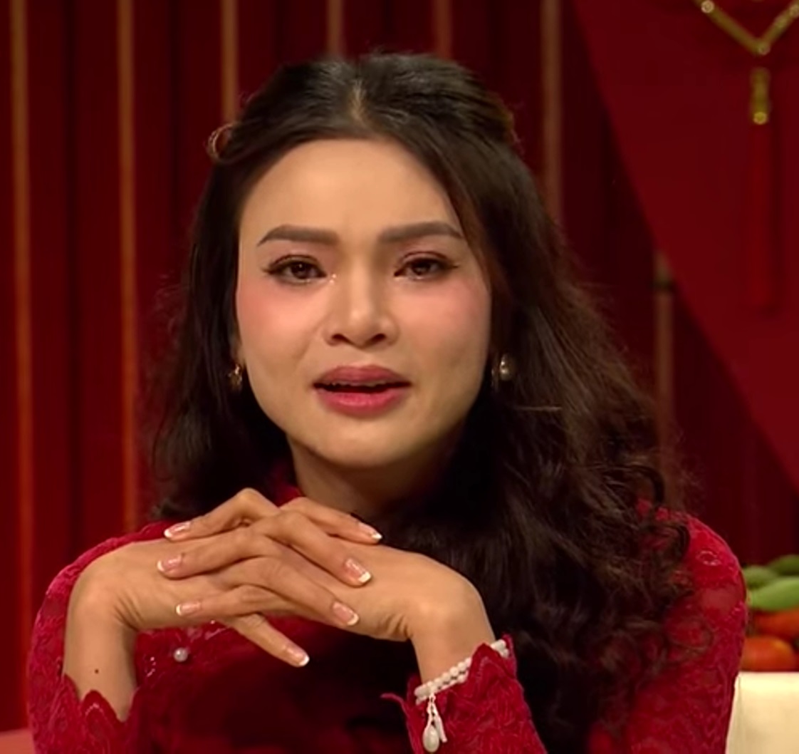 Nữ ca sĩ được phong NSND trẻ nhất nhì Việt Nam bật khóc trên truyền hình, linh cảm sẽ lấy chồng lần 3- Ảnh 1. Nữ ca sĩ được phong NSND trẻ nhất nhì Việt Nam bật khóc trên truyền hình, linh cảm sẽ lấy chồng lần 3- Ảnh 1.
