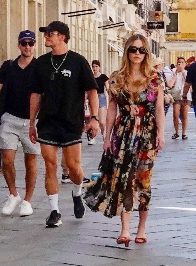 premium-exclusive-venice-italy-b-1751365771793-17513657719852057243430 "Ông xã Katy Perry" lại có tuyên bố gây khó chịu sau 3 ngày cặp kè 2 em tại đám cưới tỷ phú Jeff Bezos premium exclusive venice italy b 1751365771793 17513657719852057243430