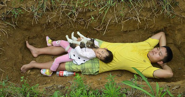 Cô bé 2 tuổi từng nằm dưới mộ mỗi ngày để "làm quen với cái chết" hiện tại ra sao? pri44729151 1761622811306465936381 1761629004827 1761629004993556621516 23 0 427 646 crop 17616290307082039357064jpg