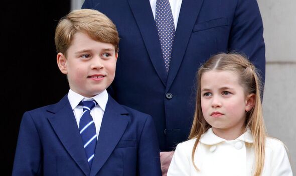 Cô em họ ít được biết đến của Hoàng tử George và Công chúa Charlotte dù từng xuất hiện công khai cùng nhau- Ảnh 1.