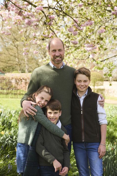 3 con nhà Vương phi Kate đăng ảnh cực yêu mừng Ngày của Cha: “Chúng con yêu cha, Papa!”- Ảnh 2.