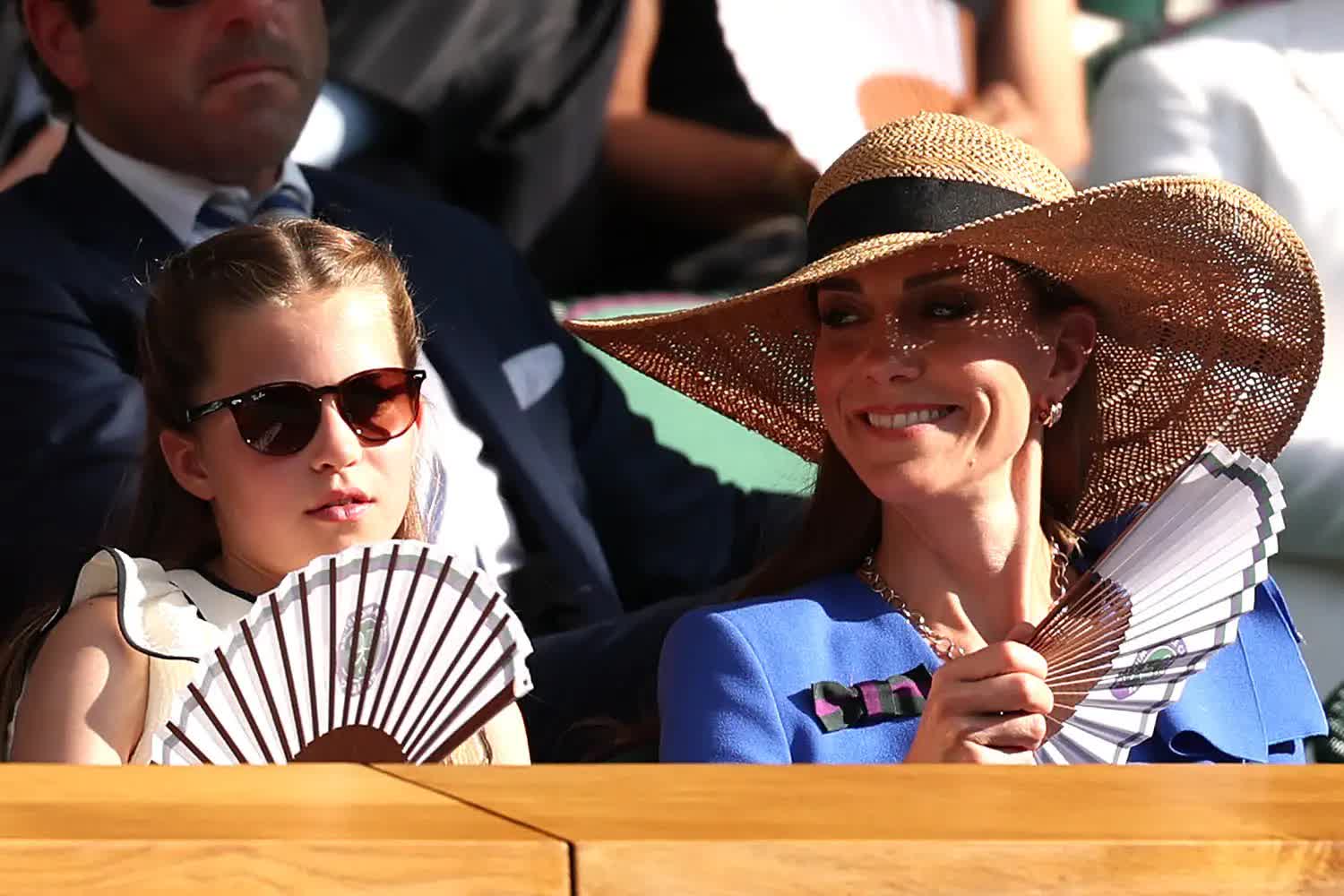 Khoảnh khắc dễ thương của Công chúa Charlotte dành cho mẹ tại Wimbledon khiến dân mạng tan chảy- Ảnh 3.