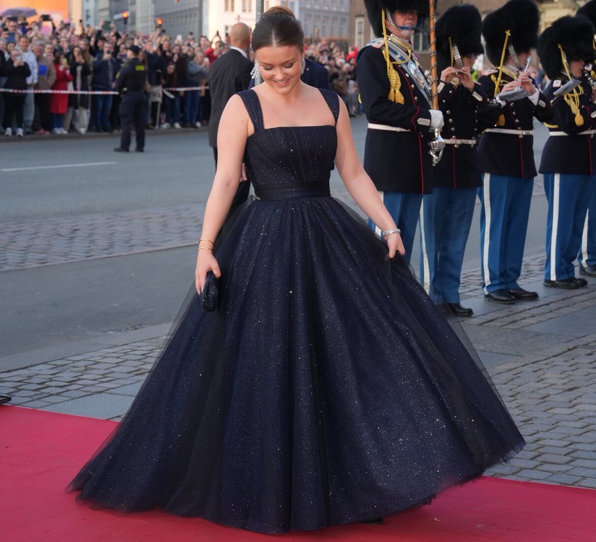 Choáng ngợp trước tiệc sinh nhật 18 tuổi của Công chúa châu Âu: Không khí cổ tích tràn ngập từ đầu đến chân- Ảnh 2.