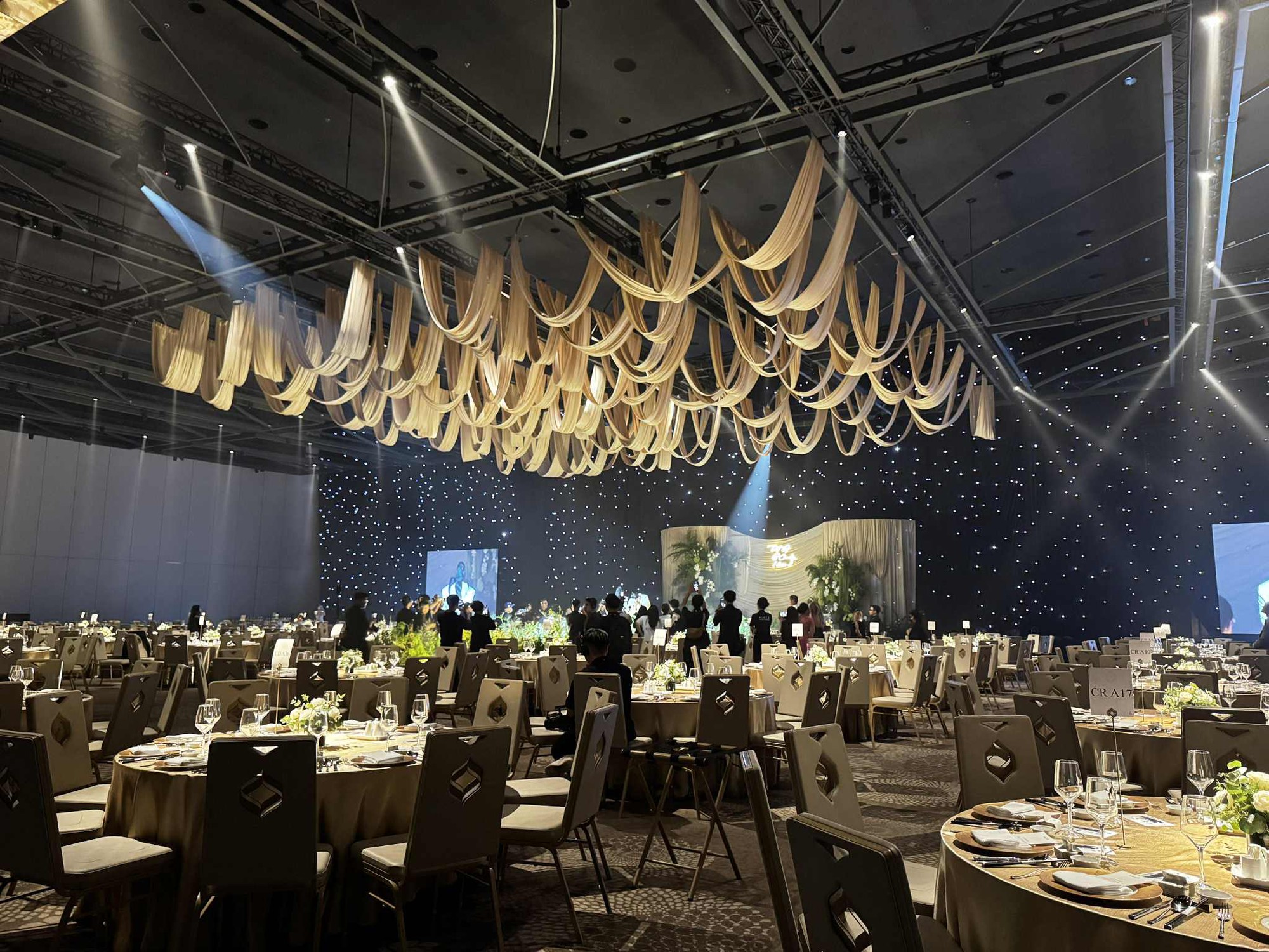 Đám cưới Đạt G và Cindy Lư: Dâu rể gấp đôi visual, hé lộ lễ đường đẹp như mơ- Ảnh 7.