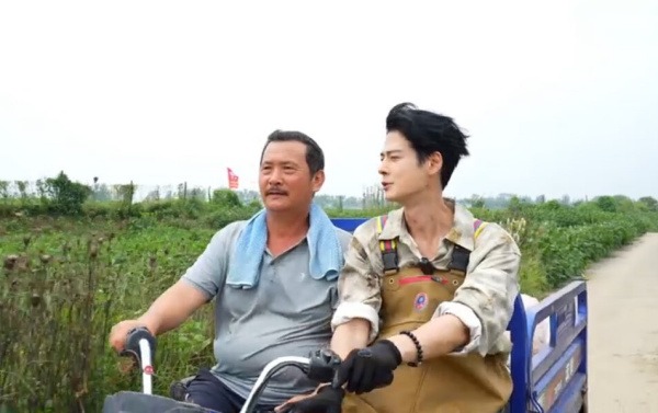 Mỹ nam U50 trẻ như 20, hủy hôn với nàng thơ kém 19 tuổi về quê nuôi cua- Ảnh 17.