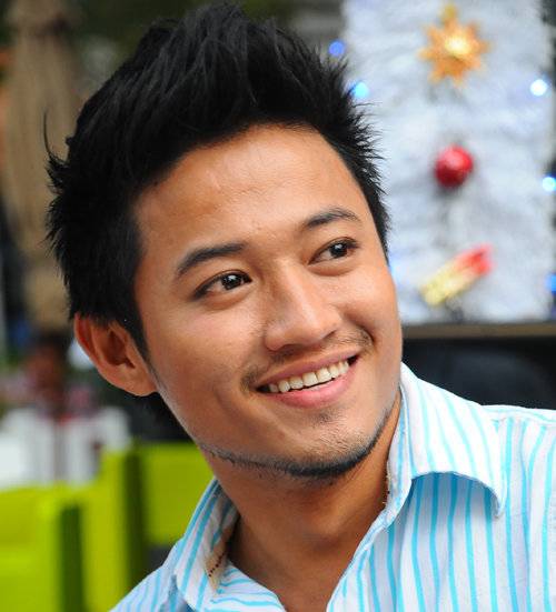 Một năm kín tiếng của Quý Bình và vợ hơn 7 tuổi- Ảnh 2. Một năm kín tiếng của Quý Bình và vợ hơn 7 tuổi- Ảnh 2.