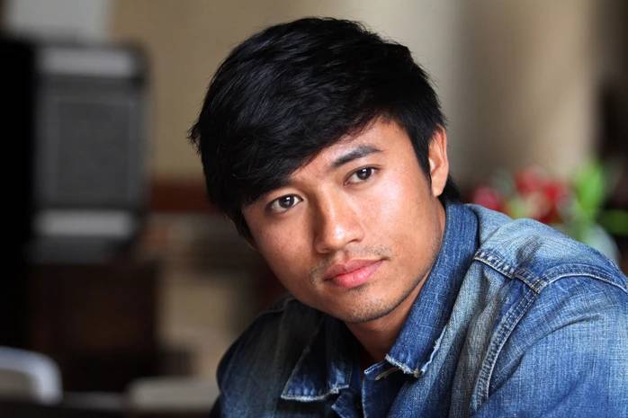 Một năm kín tiếng của Quý Bình và vợ hơn 7 tuổi- Ảnh 1. Một năm kín tiếng của Quý Bình và vợ hơn 7 tuổi- Ảnh 1.