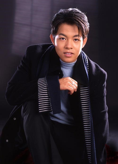 Quang Lê bị trục xuất: