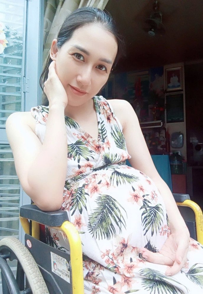 Trong hình ảnh cuối cùng trên mạng xã hội, Hiền Hạnh mong chờ ngày con chào đời. 