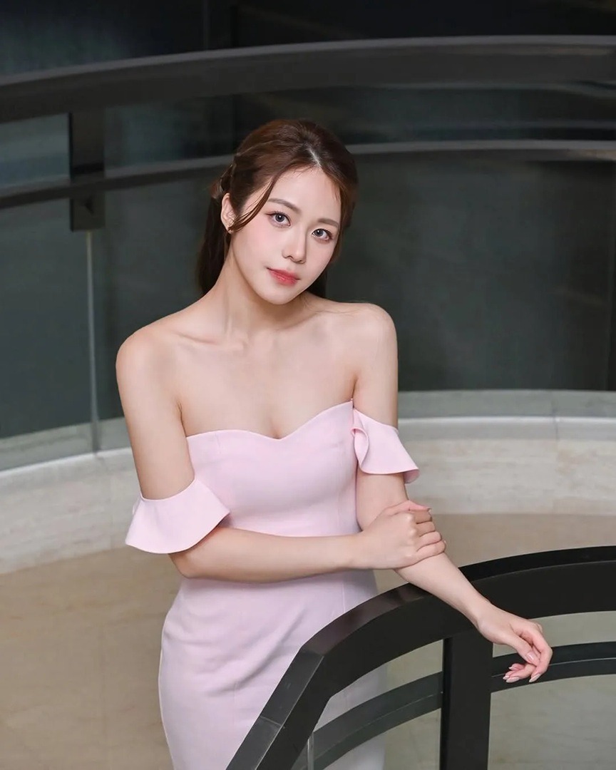 Cặp đôi đóng cha con trên phim nhưng yêu nhau ngoài đời, nhà gái đẹp nức nở kém nhà trai 38 tuổi- Ảnh 5.