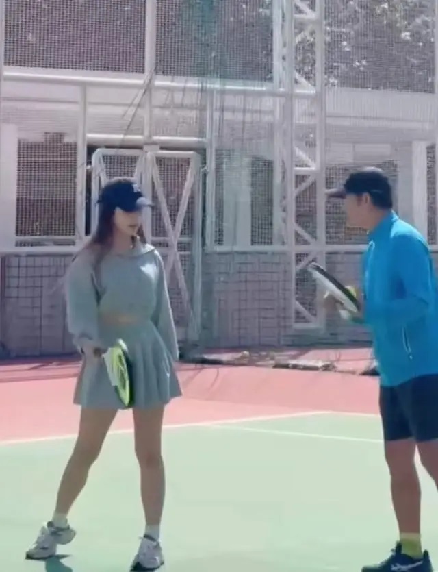 1 cặp đôi phim giả tình thật lộ ảnh hẹn hò: Nhà gái là Hoa hậu vừa đẹp vừa giỏi, nhà trai là triệu phú siêu giàu- Ảnh 4. 1 cặp đôi phim giả tình thật lộ ảnh hẹn hò: Nhà gái là Hoa hậu vừa đẹp vừa giỏi, nhà trai là triệu phú siêu giàu- Ảnh 4.