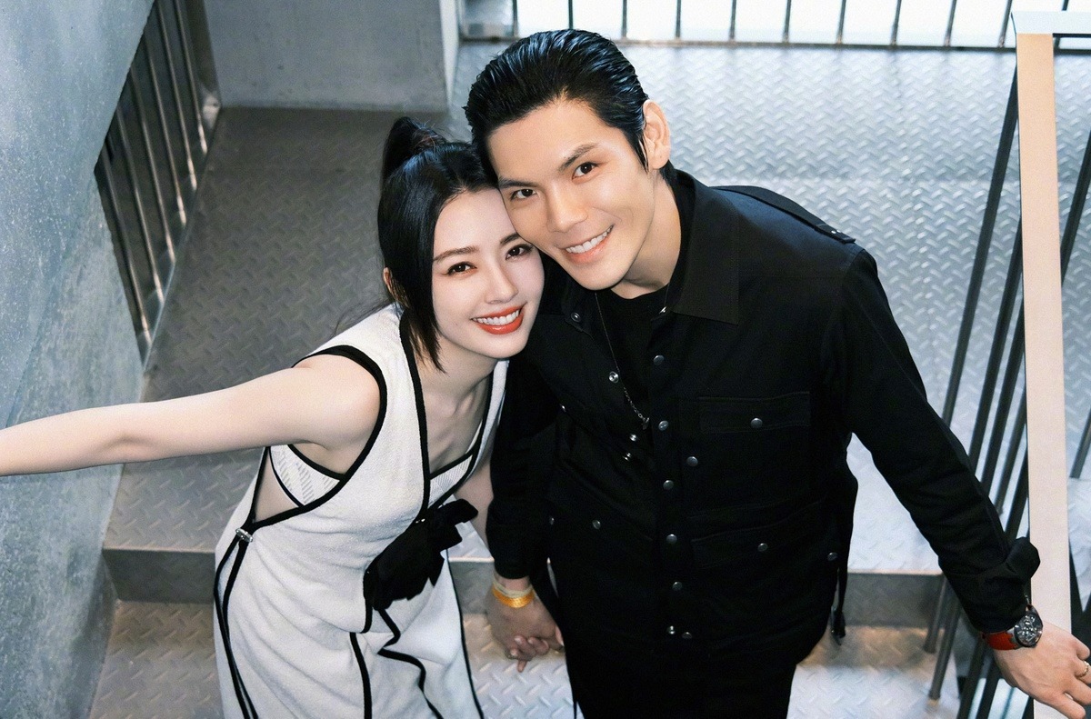 Dâu đại gia khổ nhất showbiz: Chồng