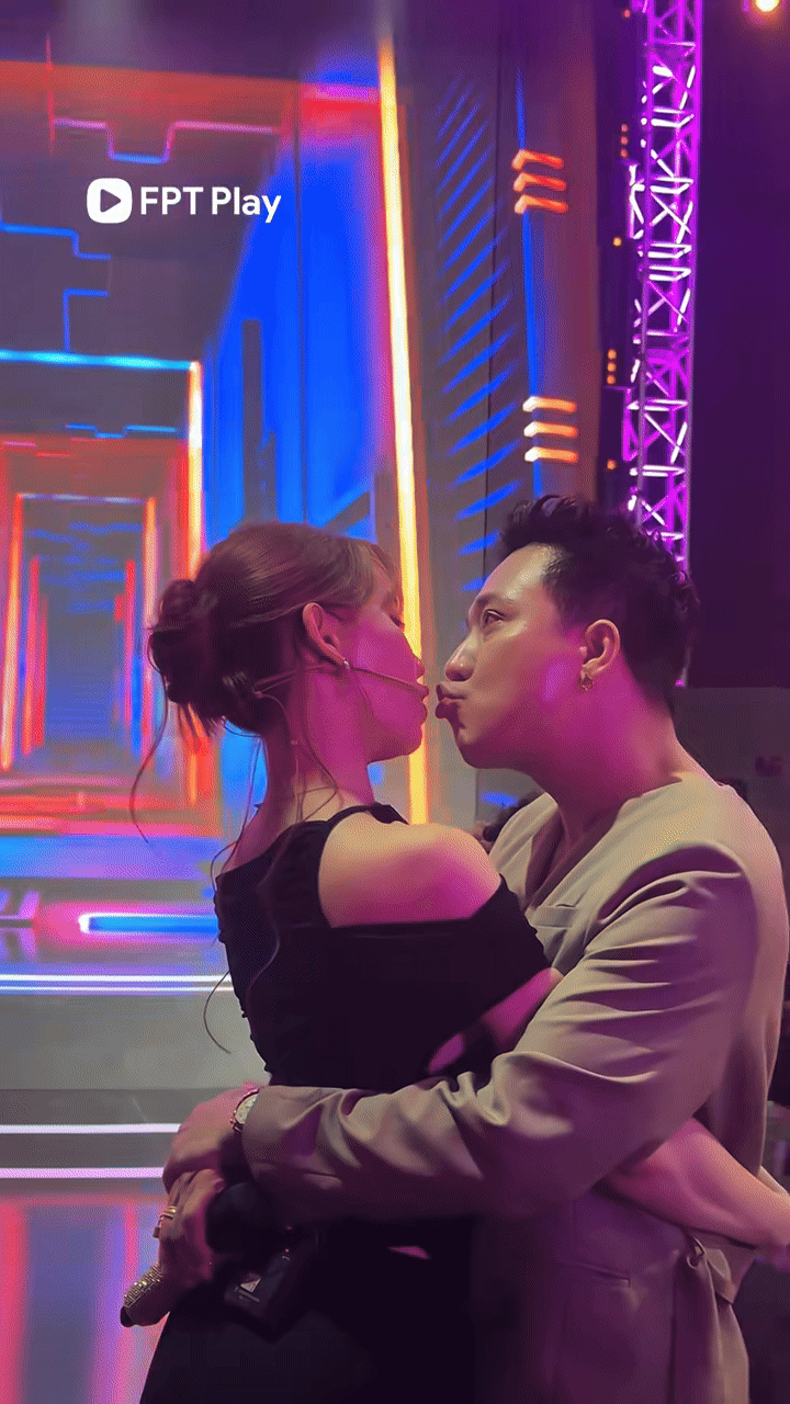 Trấn Thành - Hari Won lén lút- Ảnh 1.