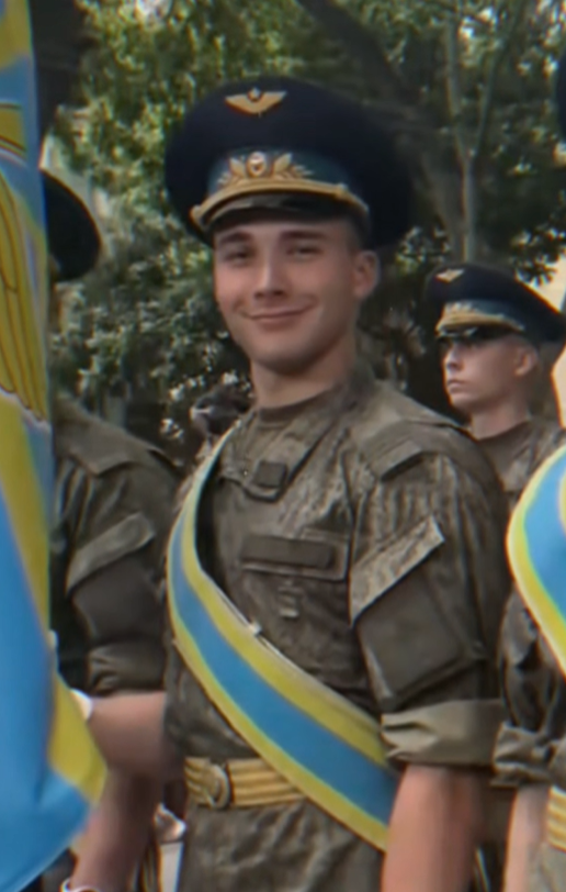 quan-3-1757381579-360-width516height812 Quân nhân Nga về nước cùng vali quà từ Việt Nam và loạt tâm thư xúc động - 5