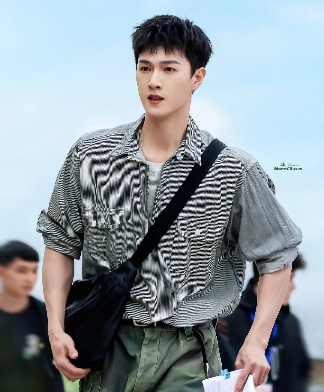 Đây chính là mỹ nhân mặc xấu nhất phim Trung Quốc: Phối đồ quá quê mùa, lãng phí đôi chân dài 1m10 trứ danh- Ảnh 5.