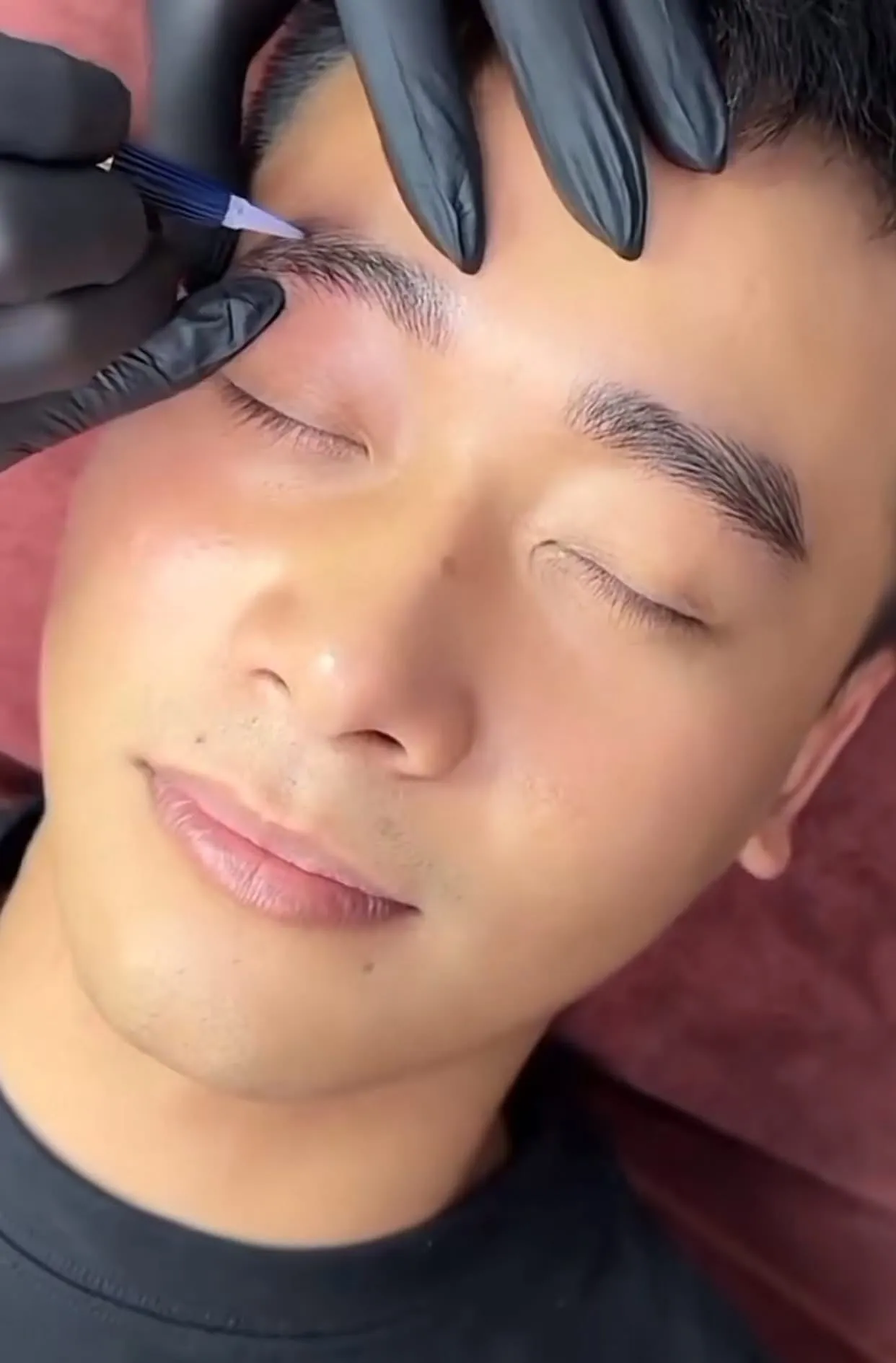 quang-linh-1-1752195654-474-width1242height1889 Vụ nghệ sĩ Việt quảng cáo phun chân mày để cải vận: Tiếp tay mê tín trục lợi - 1