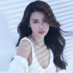 Showbiz Việt có 1 mỹ nhân nóng bỏng đến mức ai nhìn cũng “bức thở”, lên hình 2 phút mà hút 4 triệu view quyen qui la ai ma duoc dan tinh 1 17455037205631611822514 45 320 296 800 crop 17455037262531904631168png