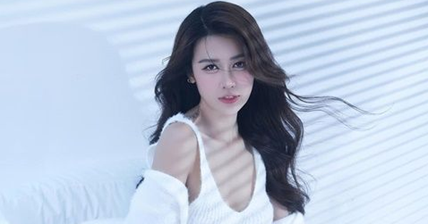 Showbiz Việt có 1 mỹ nhân nóng bỏng đến mức ai nhìn cũng “bức thở”, lên hình 2 phút mà hút 4 triệu view quyen qui la ai ma duoc dan tinh 1 17455037205631611822514 45 320 296 800 crop 17455037262531904631168png