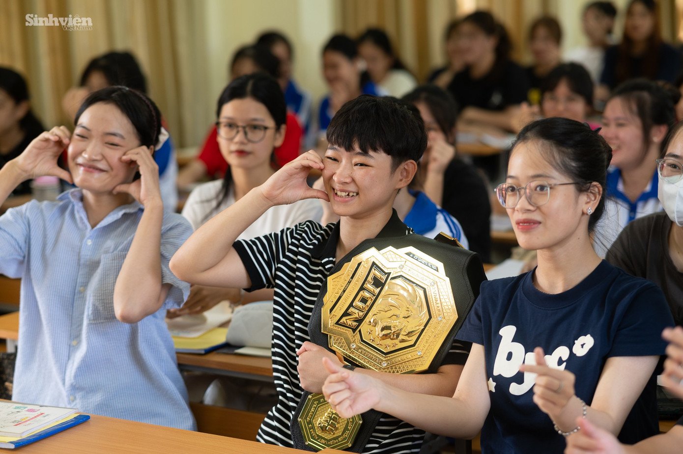 Nguyễn Vũ Quỳnh Hoa - nữ sinh Thái Nguyên vô địch MMA Việt Nam: Sáng đi học, tối lên võ đài - 19