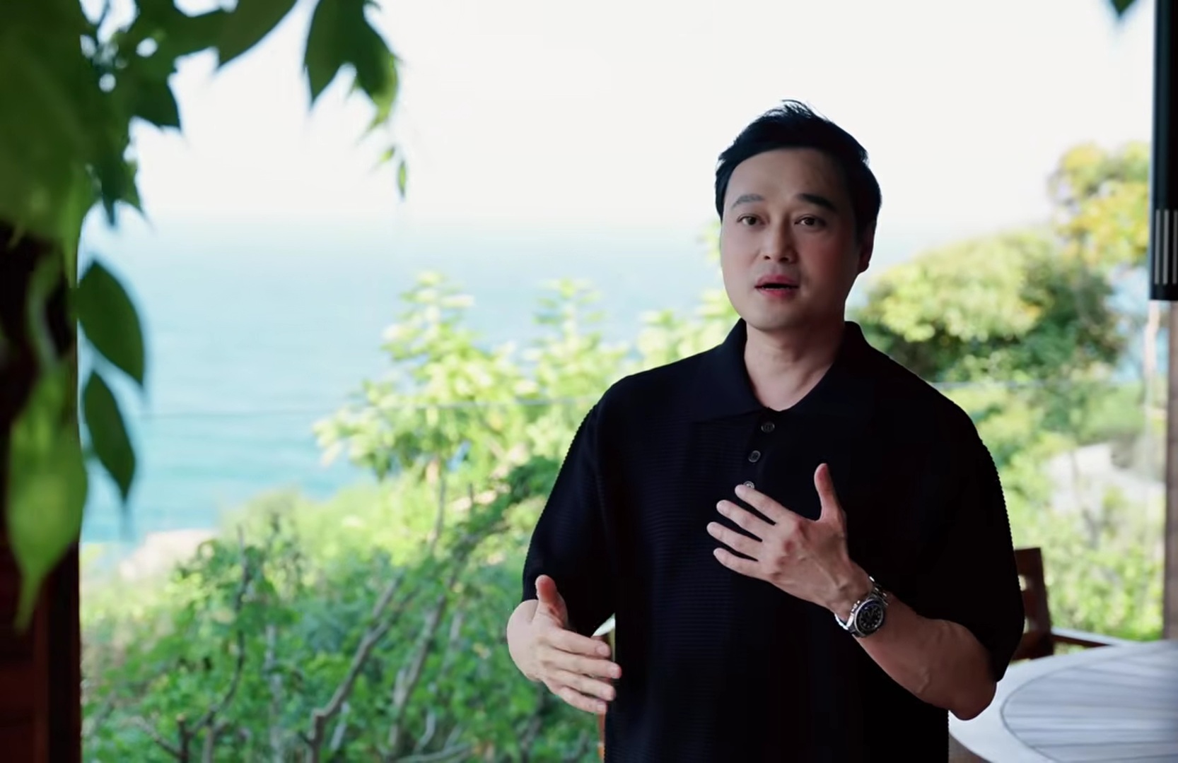 Nam ca sĩ 42 tuổi có nhà mặt tiền quận 1, ở resort 3 đêm hết 1 tỷ 2, ai cũng ao ước- Ảnh 2.