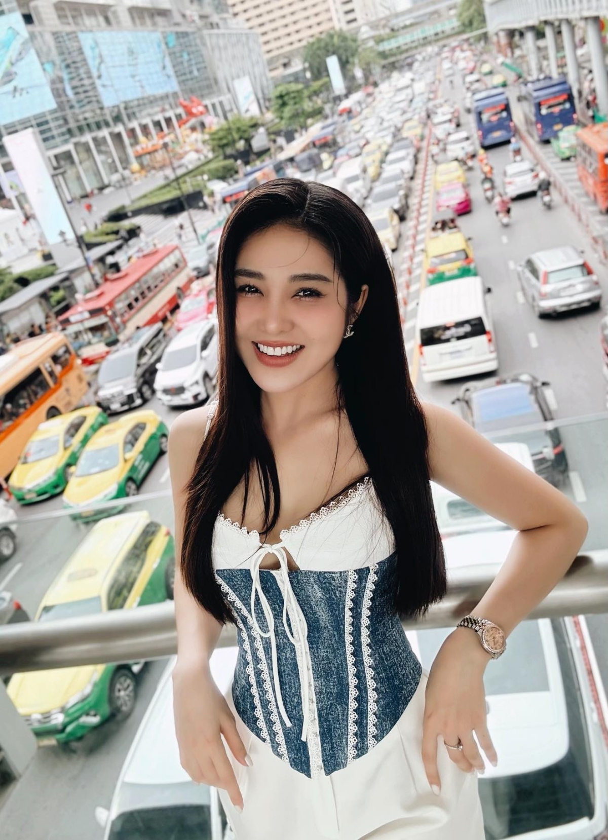 Nam nghệ sĩ Việt lộ hình ảnh tình tứ với một hot girl tại Thái Lan, lập tức xác nhận đã chia tay vợ 9x- Ảnh 4.