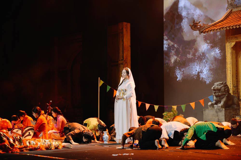 Bất ngờ với tài năng diễn xuất của các học bá trường Hà Nội – Amsterdam - 1