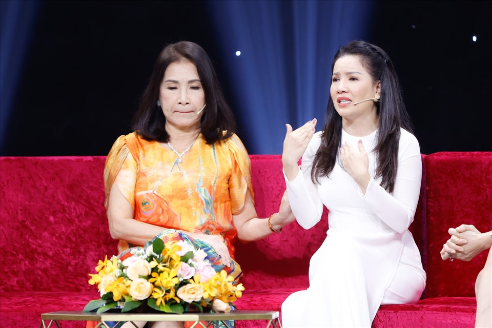 Tình cảnh đau lòng của Ngọc Trinh: Cứ dừng quay phim là nôn mửa, khi nhập viện thì đã quá trễ- Ảnh 5. Tình cảnh đau lòng của Ngọc Trinh: Cứ dừng quay phim là nôn mửa, khi nhập viện thì đã quá trễ- Ảnh 5.