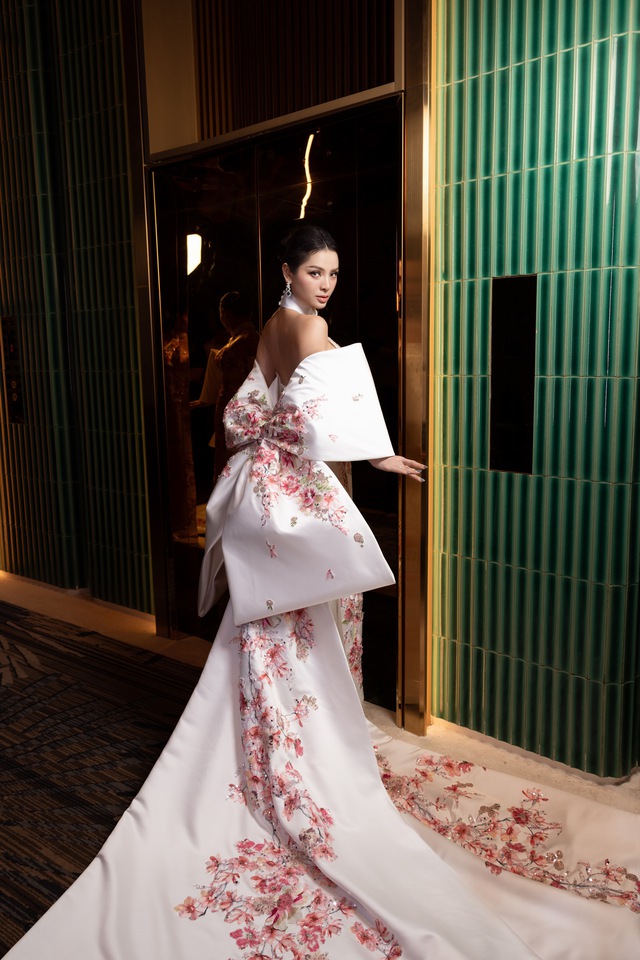 Nữ diễn viên 8x giảm 15kg, vóc dáng sau 9 tháng sinh con thứ 3 gây kinh ngạc- Ảnh 5. Nữ diễn viên 8x giảm 15kg, vóc dáng sau 9 tháng sinh con thứ 3 gây kinh ngạc- Ảnh 5.