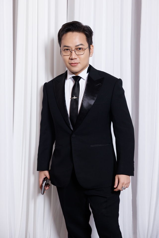 Nửa showbiz đến chúc phúc Chế Nguyễn Quỳnh Châu: Hoà Minzy nổi bần bật trong váy xuyên thấu, Ngô Kiến Huy - Khổng Tú Quỳnh đụng mặt- Ảnh 23.