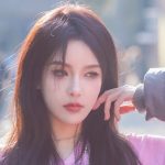 LMHT: Nữ MC nổi tiếng của LPL thực hiện hành động bị cho là nhạy cảm trên stream khi nhận được donate khủng rita lpl stream 4 cryhjpg