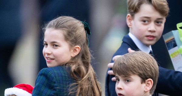 Đặc quyền hoàng gia của Hoàng tử George và Công chúa Charlotte mà cậu út Louis chưa từng trải nghiệm 30 Đặc quyền hoàng gia của Hoàng tử George và Công chúa Charlotte mà cậu út Louis chưa từng trải nghiệm rlotte louis 1737349406004 1737349406412835138714 1737353361032 1737353362416268463720 1737384581923 1737384582176171317630 60 0 1310 2000 crop 1737384637839618273366jpg