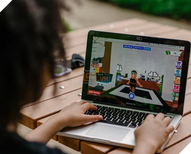 Roblox se yeu cau xac minh do tuoi de su dung tinh nang giao tiep truoc cuoi nam 2025 Roblox sẽ yêu cầu xác minh độ tuổi để sử dụng tính năng giao tiếp trước cuối năm 2025