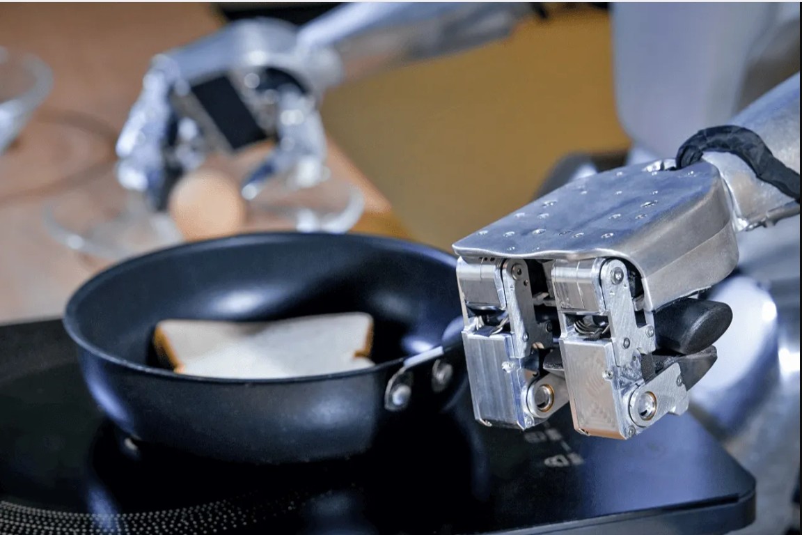 Thử thách robot AI hình người rán trứng trong bếp: Cái kết khiến mạng xã hội