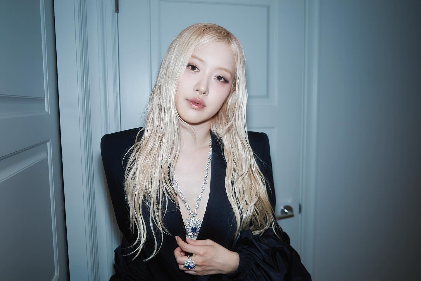 Bài đăng của Rosé (BLACKPINK) trước thềm Met Gala thành