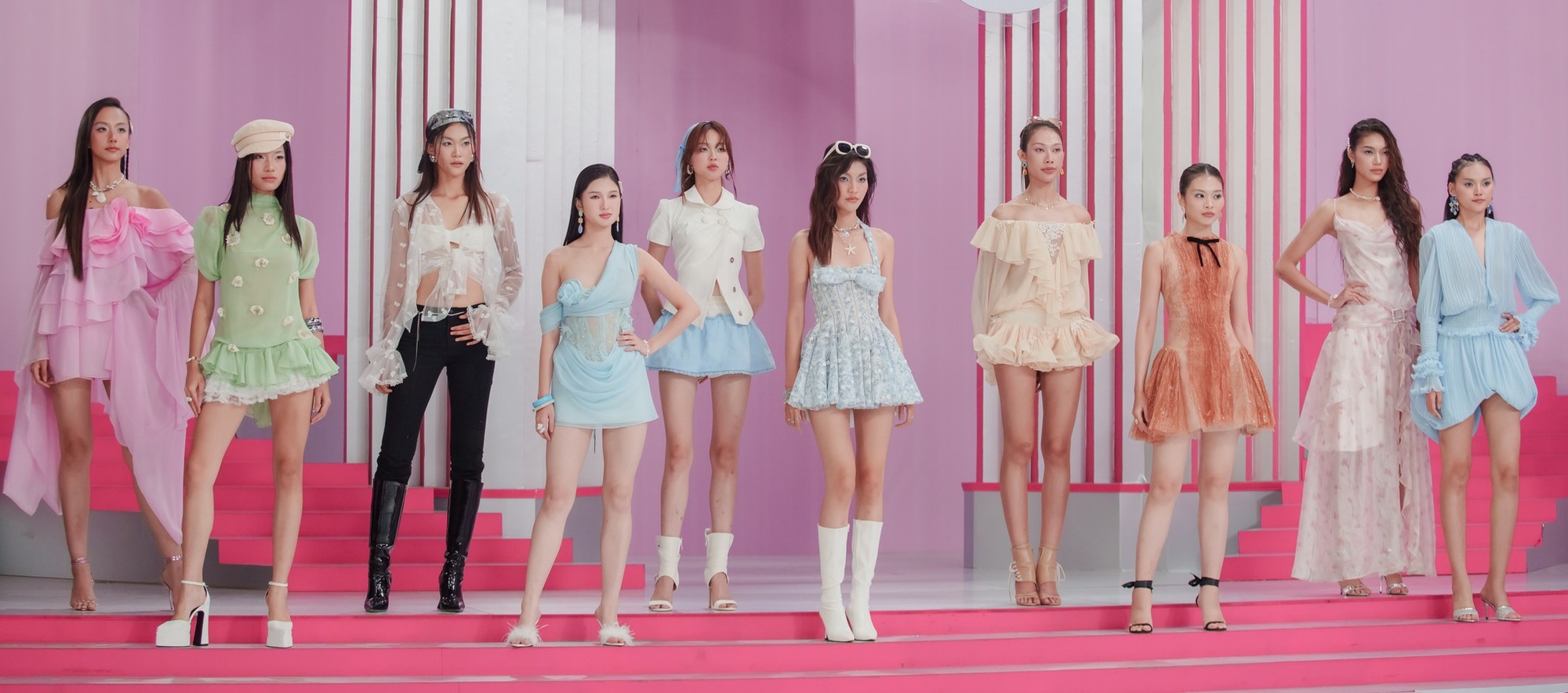 rrrrer-1758188093691-1758188094952967980094-1758245731561-1758245732569763777121 "Thanh lịch" kiểu này thì hết cứu nổi Vietnam's Next Top Model! rrrrer 1758188093691 1758188094952967980094 1758245731561 1758245732569763777121