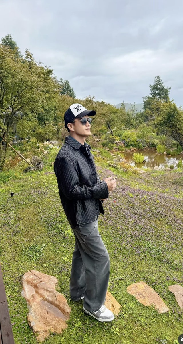 "Triển Chiêu" sinh ra ở Việt Nam: 3 đời vợ đều toàn mỹ nhân, giờ thành "tỷ phú không tuổi" khét tiếng Cbiz rrsiobwuvtrhxf437n28tf2jejrrnu0 17580959823991681433823 1758099889198 1758099889415534573313