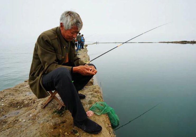 Lão nông khoe câu được