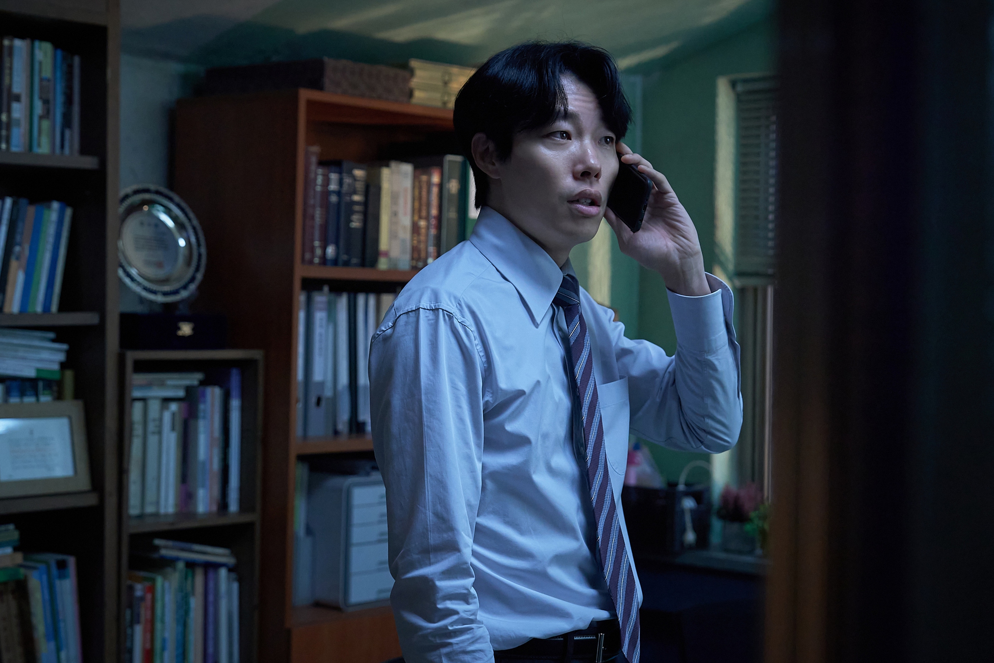 Phim Hàn mới chiếu 1 ngày đã chiếm top 1 Việt Nam, nam chính bị ghét nhất showbiz nhưng diễn hay xuất thần- Ảnh 4. Phim Hàn mới chiếu 1 ngày đã chiếm top 1 Việt Nam, nam chính bị ghét nhất showbiz nhưng diễn hay xuất thần- Ảnh 4.